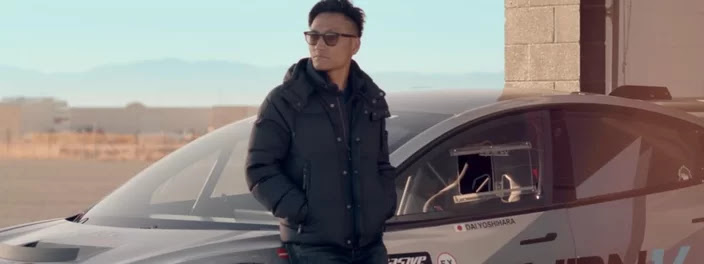 Gran Turismo 7 ganha novo trailer na pista de Willow Springs.