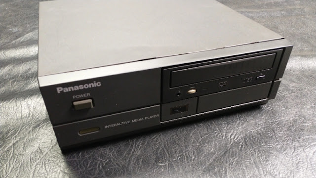 Uma edição rara do console 3DO M2, juntamente com um jogo, foi vendida no Japão por aproximadamente R$ 5.360.