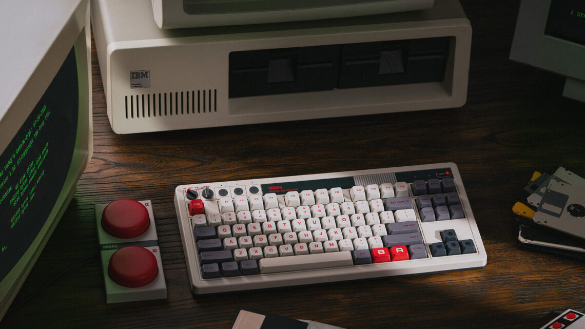 8BitDo, fabricante de acessórios para jogos, lançou um teclado mecânico com design retrô inspirado no Nintendo Entertainment System (NES).
