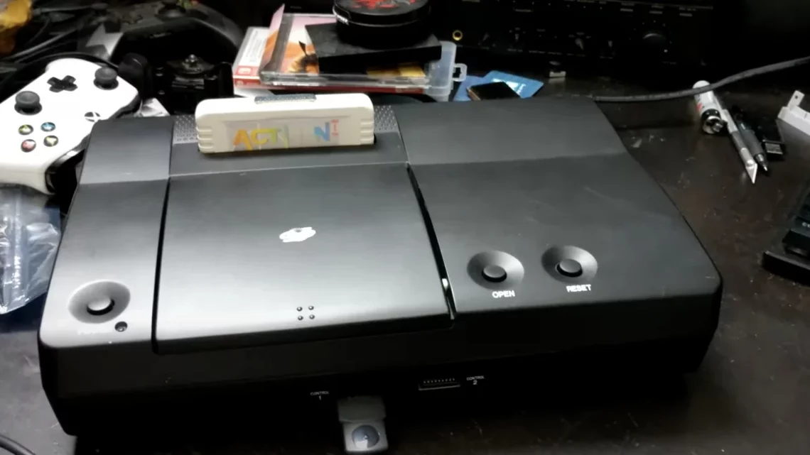 Verdade que o protótipo do Sega Pluto fez uma visita aos escritórios da Sega Europa em Brentford, Londres, em setembro de 2023.