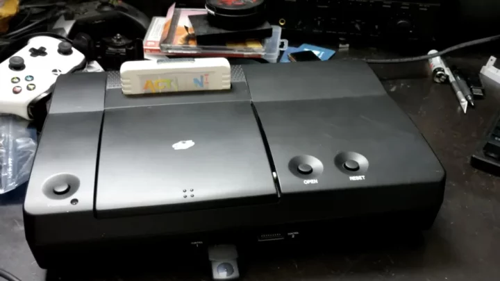 Verdade que o protótipo do Sega Pluto fez uma visita aos escritórios da Sega Europa em Brentford, Londres, em setembro de 2023.