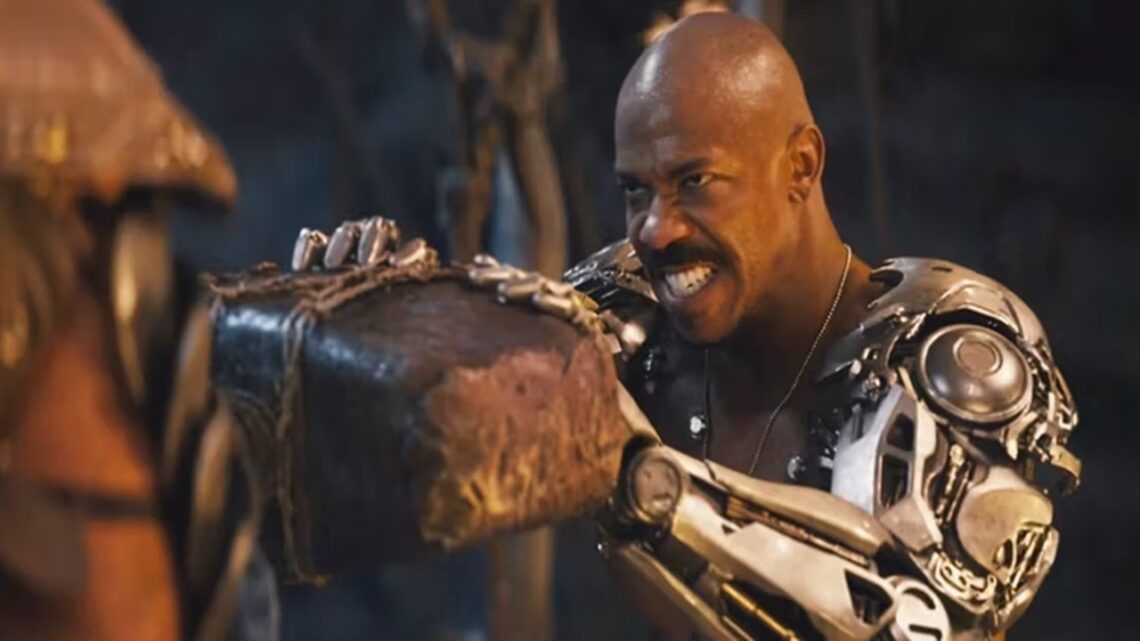 Em entrevista ao site Deadline, o produtor Todd Garner, da New Line Cinema, comentou o fim da greve dos roteiristas, que afetou a produção do filme Mortal Kombat 2.