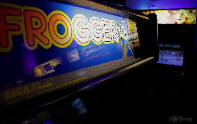 O jogo de arcade clássico Frogger foi criado por David Rosen e Bill Heineman da Konami.