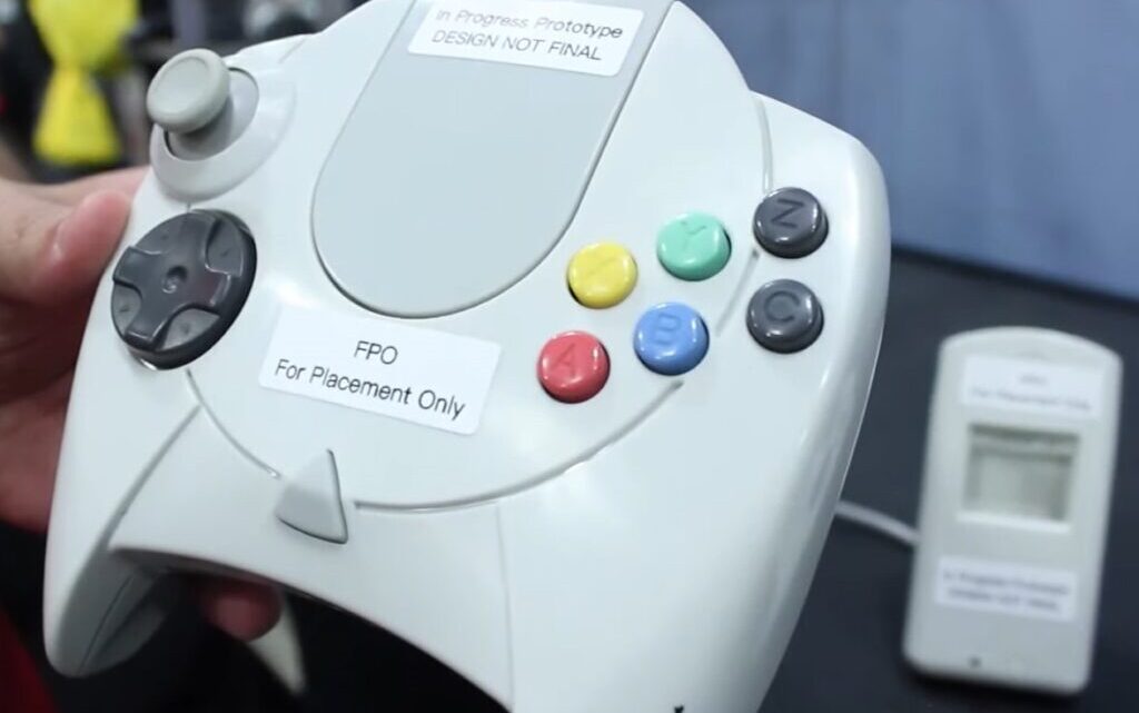 Retro-Bit revelou os protótipos do Dreamcast Pad, novo controle para o saudoso console da Sega